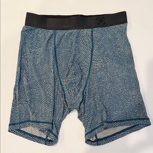 lululemon athletica all in motion 6” S
